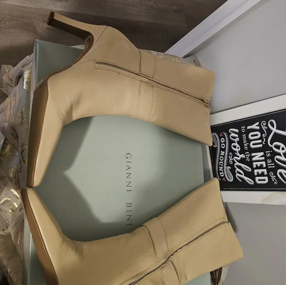 Gianni Bini New Cream Leather Heels Side Zip Fashion Buckle Strap Size 8M - Picture 5 of 9